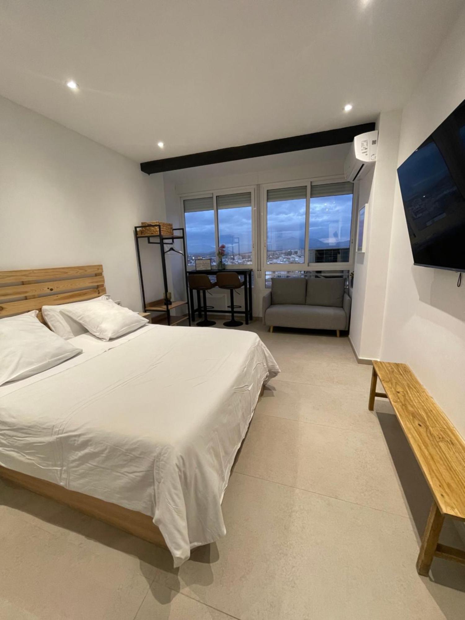 Sky Views Studio In City Centre Alicante Exterior photo